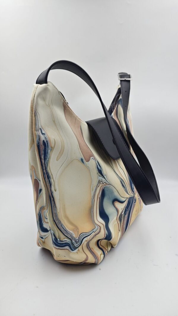 Leisurely Tote Bag Blended with Coastal Tide Patterns