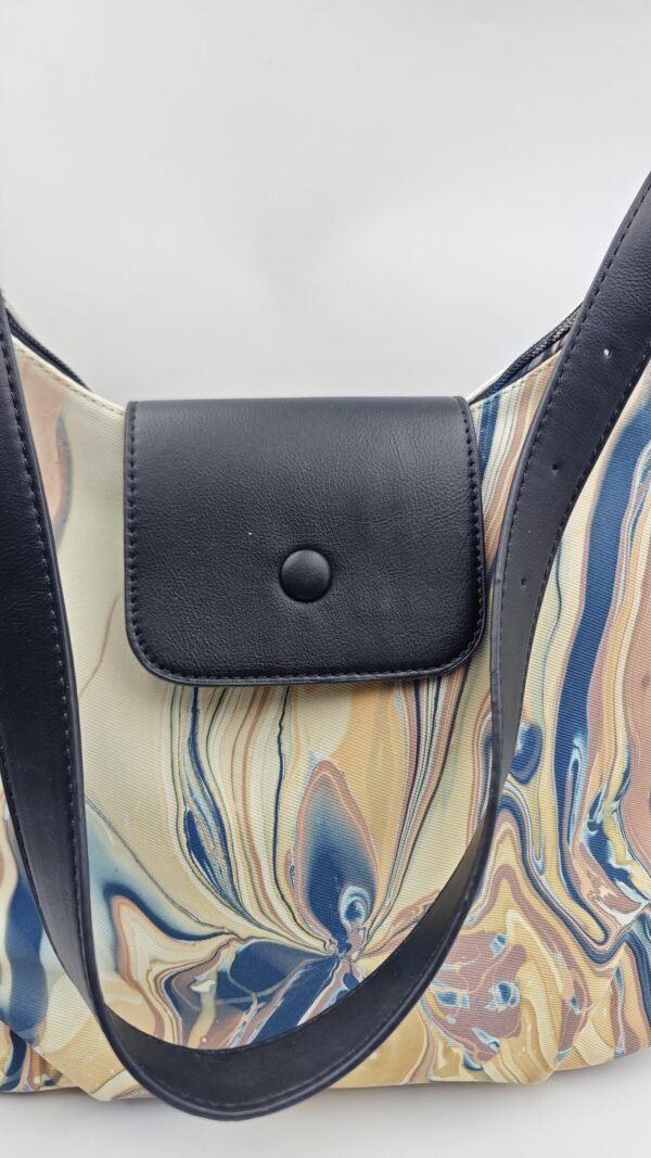 Leisurely Tote Bag Blended with Coastal Tide Patterns