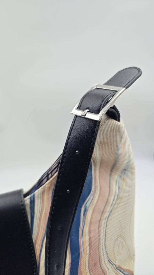 Leisurely Tote Bag Blended with Coastal Tide Patterns